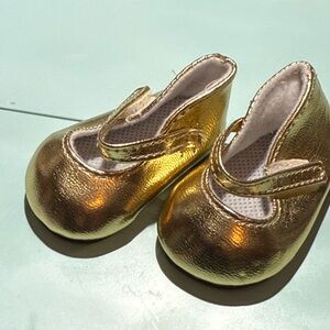 American girl, Mary Jane gold shoes